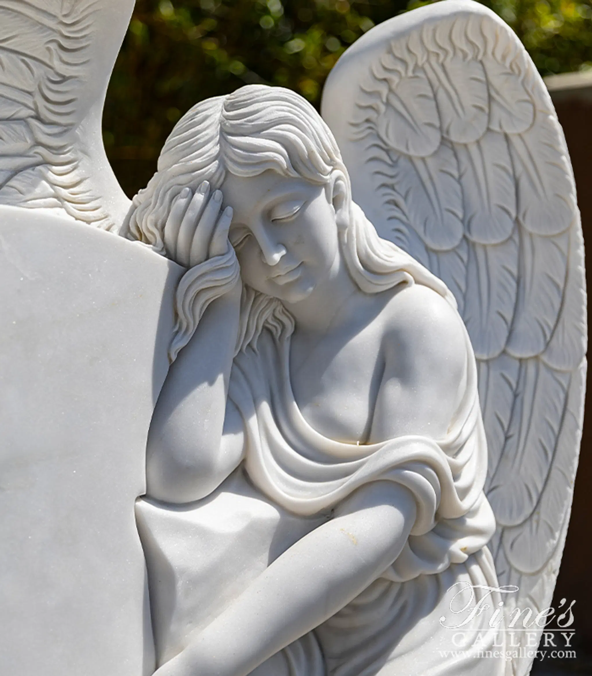 アート作品[WHITE BURIAL 1] White Marble Angel Memorial with Granite Bench and Urns